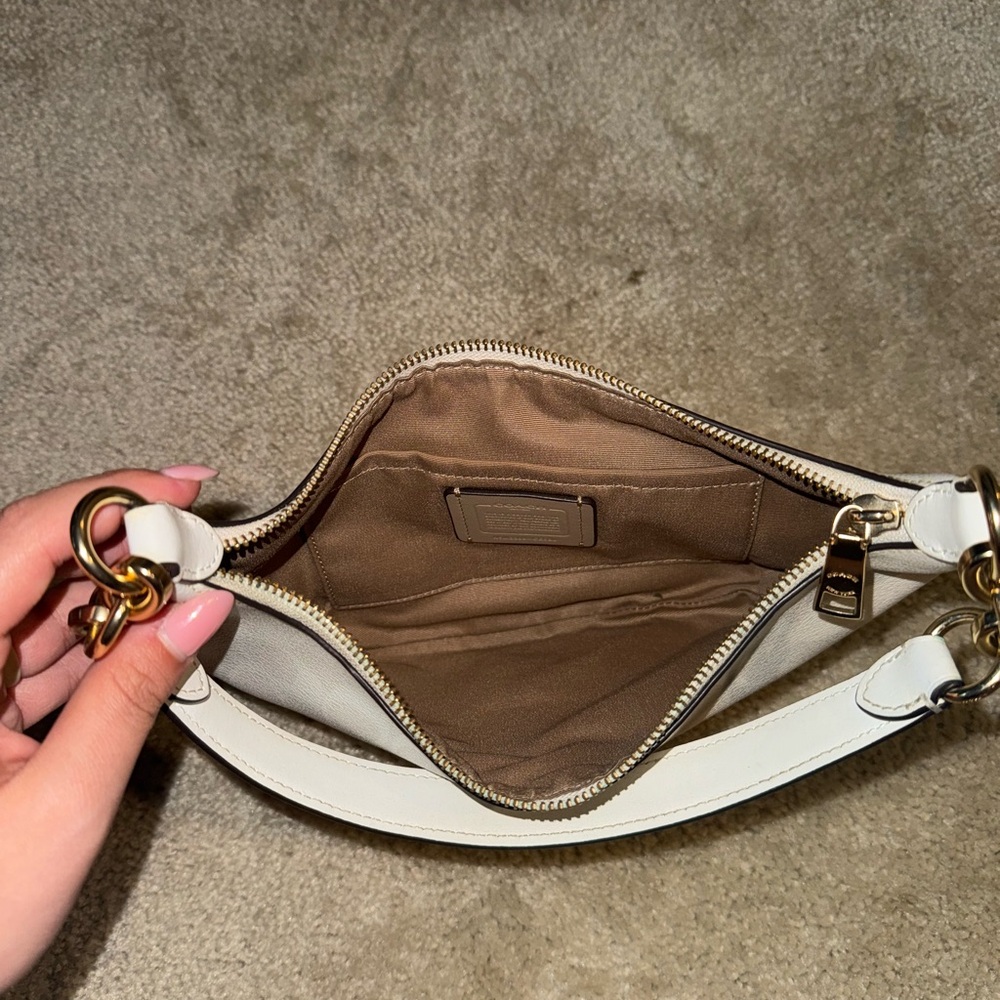 Coach Payton Hobo White Signature Crescent Shoulder Bag with Gold Hardware - Picture 6 of 7
